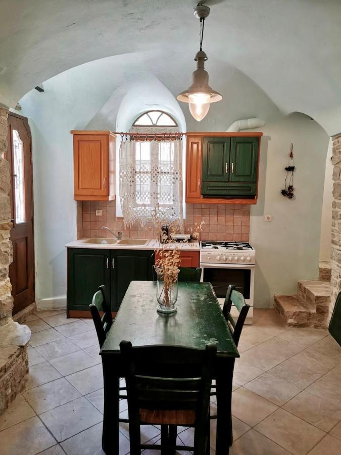 Yi Artistry 1-Bedroom Medieval Holiday House Kalamoti Dış mekan fotoğraf