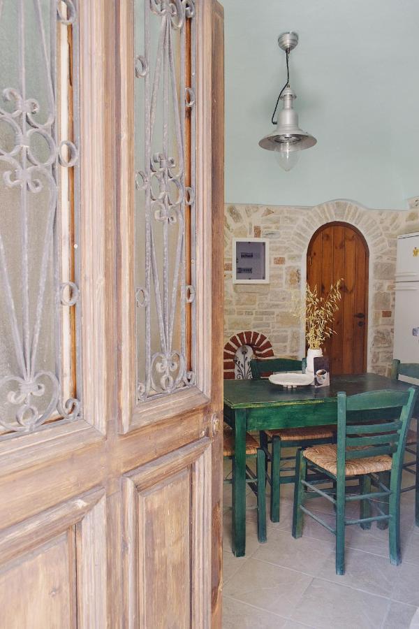 Yi Artistry 1-Bedroom Medieval Holiday House Kalamoti Dış mekan fotoğraf