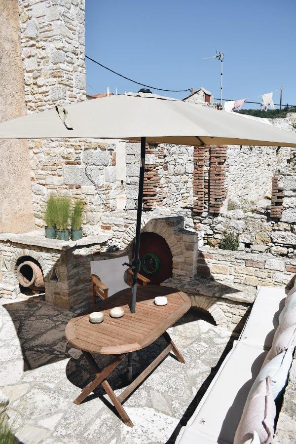 Yi Artistry 1-Bedroom Medieval Holiday House Kalamoti Dış mekan fotoğraf